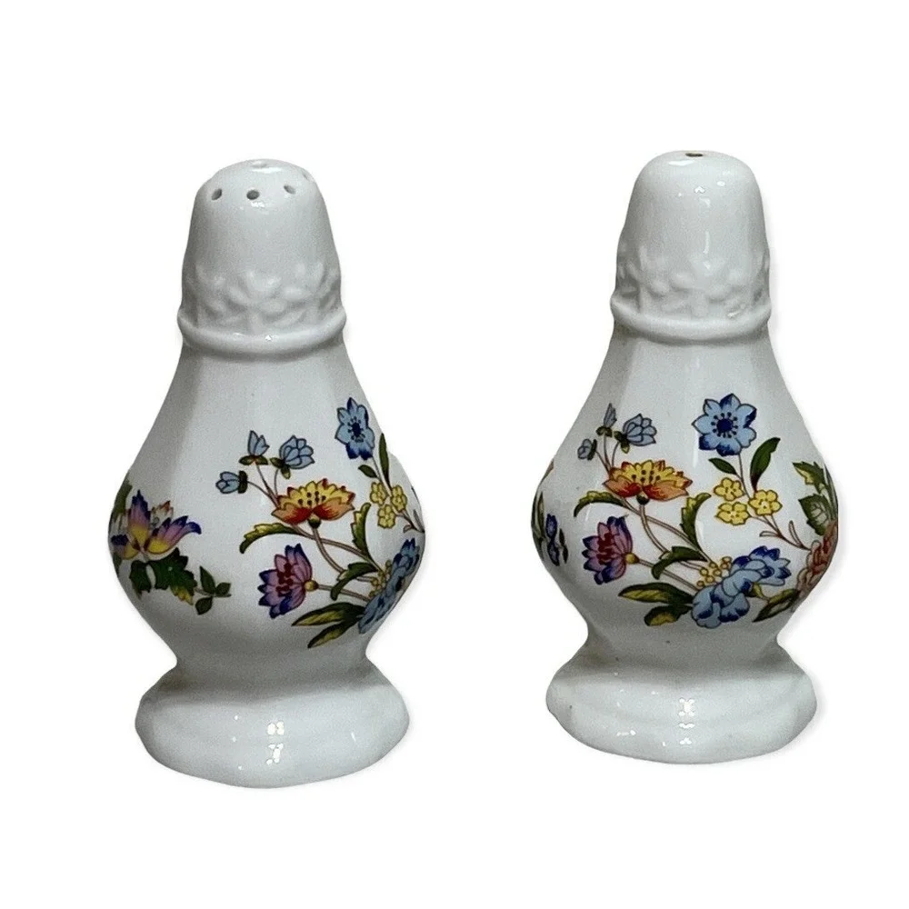 Aynsley Cottage Garden Salt Pepper Shakers Butterflies‎ Wild Flowers England